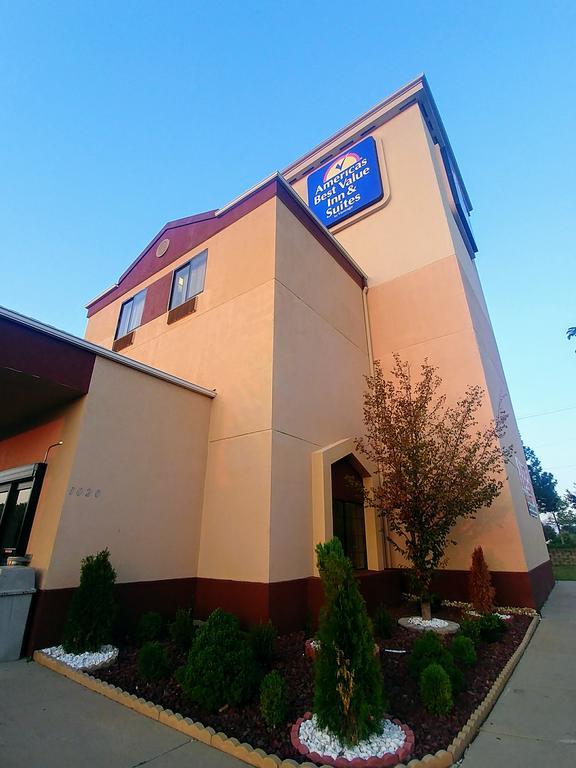 Americas Best Value Inn And Suites Lee'S Summit-Kansas City Exterior foto